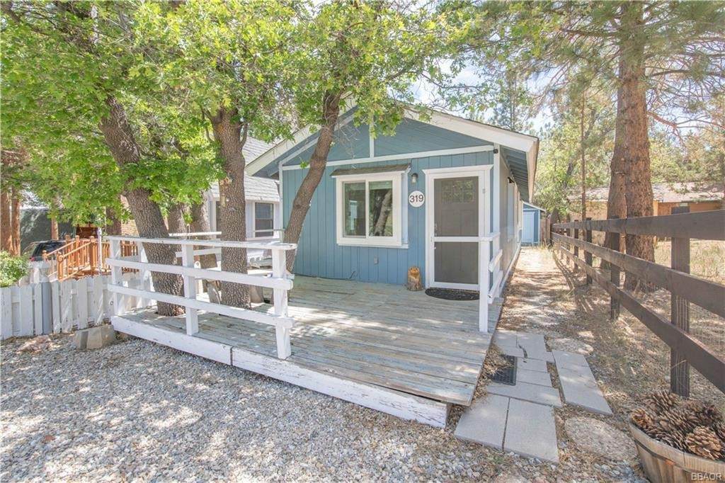 319 Santa Barbara Avenue - Photo 1