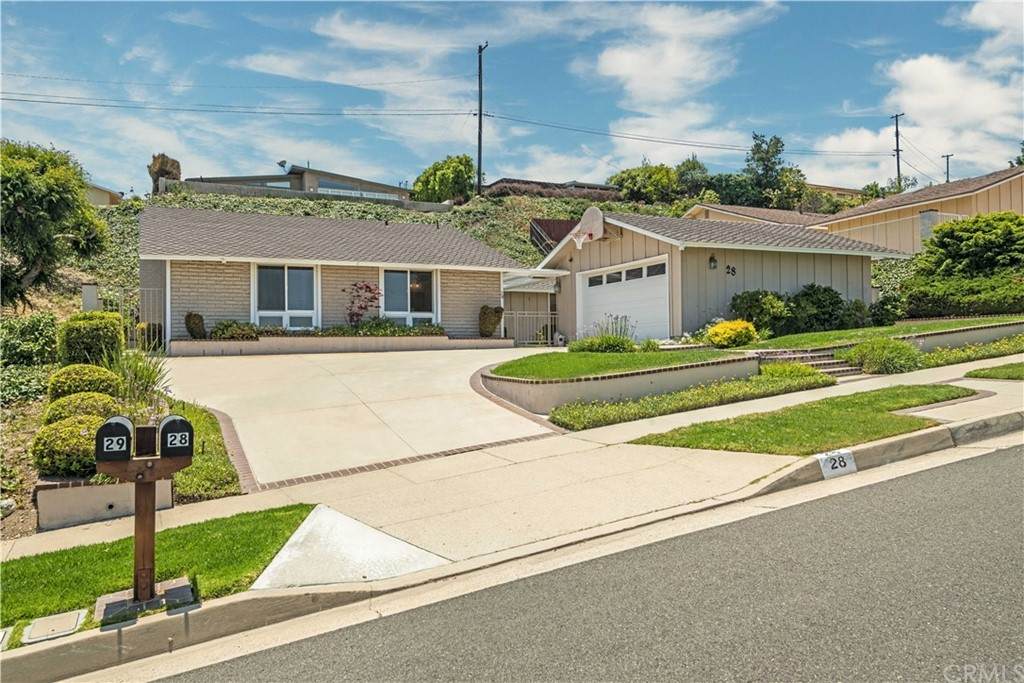 28 Rollingwood Drive - Photo 1