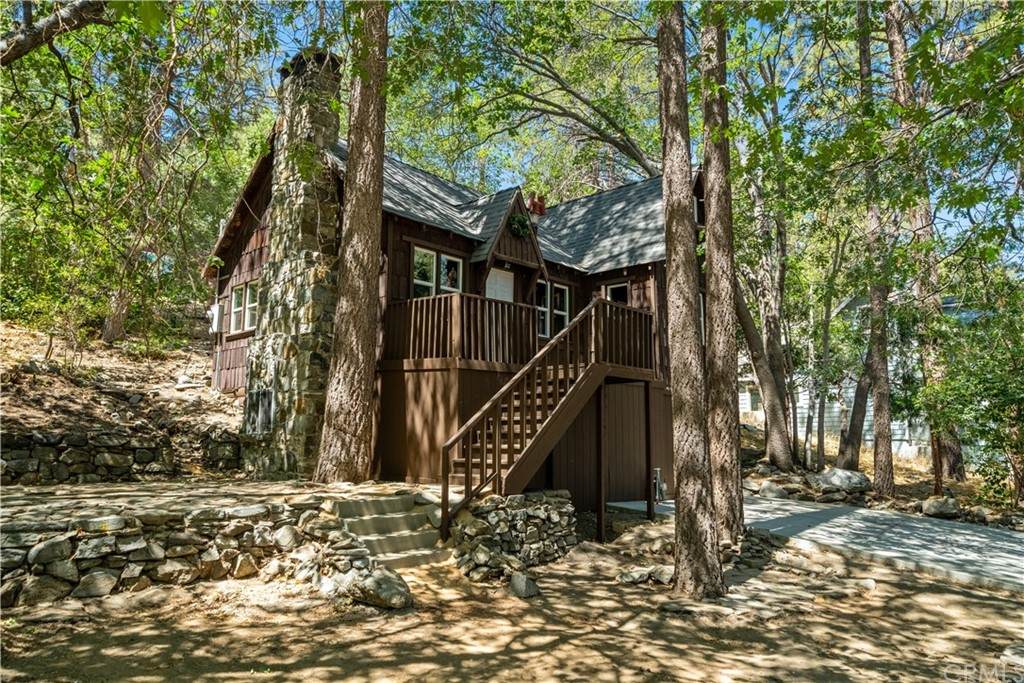 1054 Robin Road - Photo 1