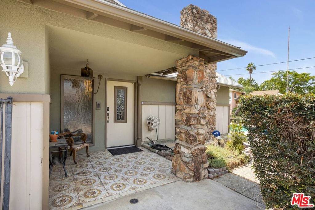 2160 Camorilla Drive - Photo 1