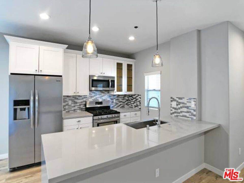 10560 Santa Monica - Photo 1