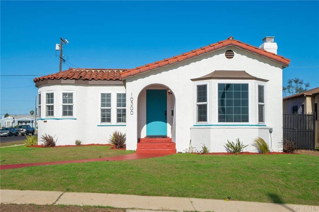 10300 St Andrews Place - Photo 1