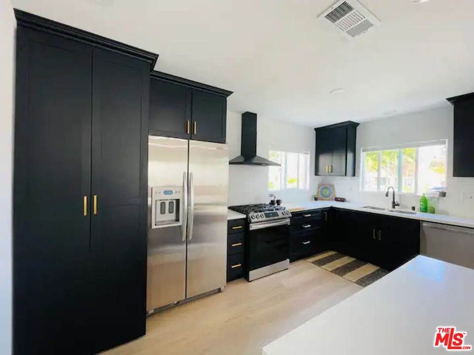 929 Alpha Street - Photo 1