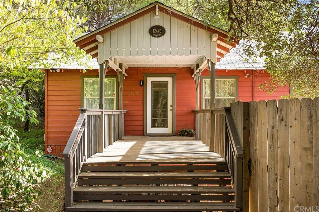 12449 Lakeview Drive - Photo 1