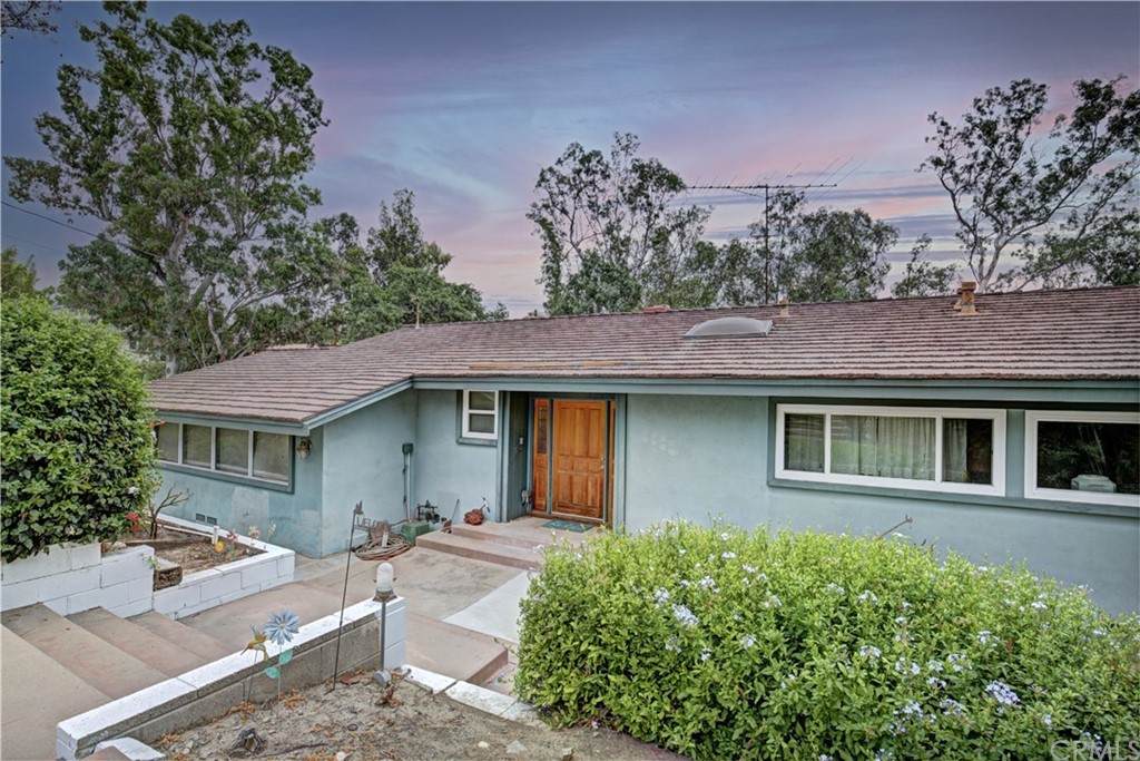 8560 Verdosa Drive - Photo 1