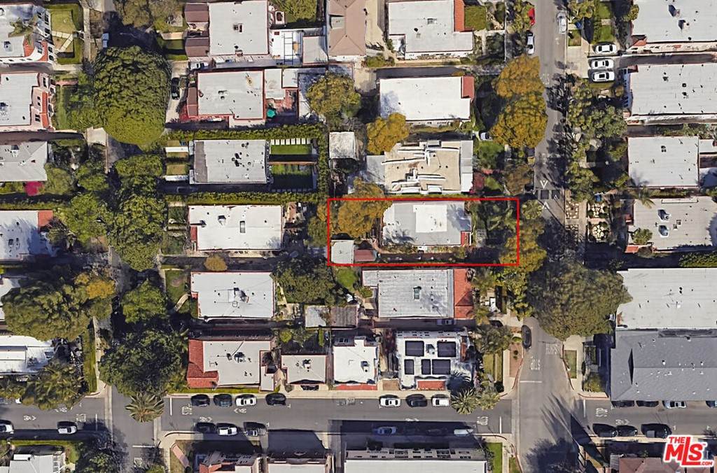 1011 - 1013 Havenhurst Drive - Photo 1