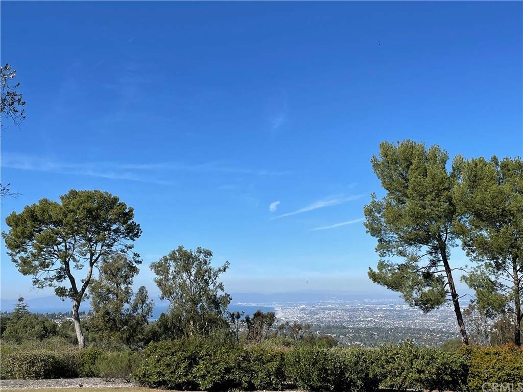 2 Crest Road - Photo 1