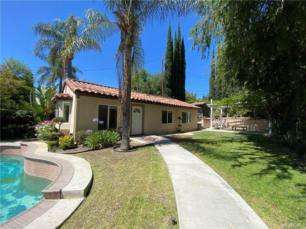 905 Gainsborough Drive - Photo 1