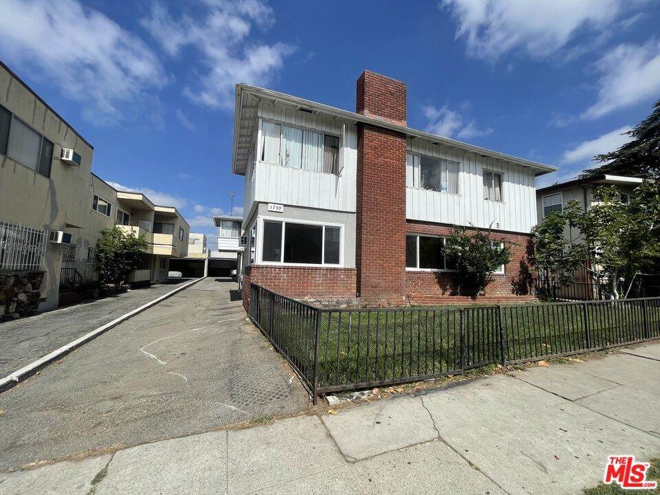 1759 Edgemont Street - Photo 1