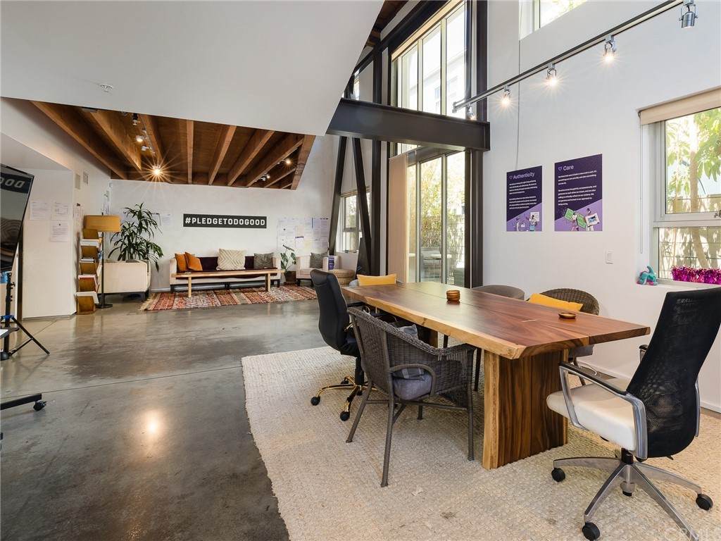 2100 Abbot Kinney Boulevard - Photo 1