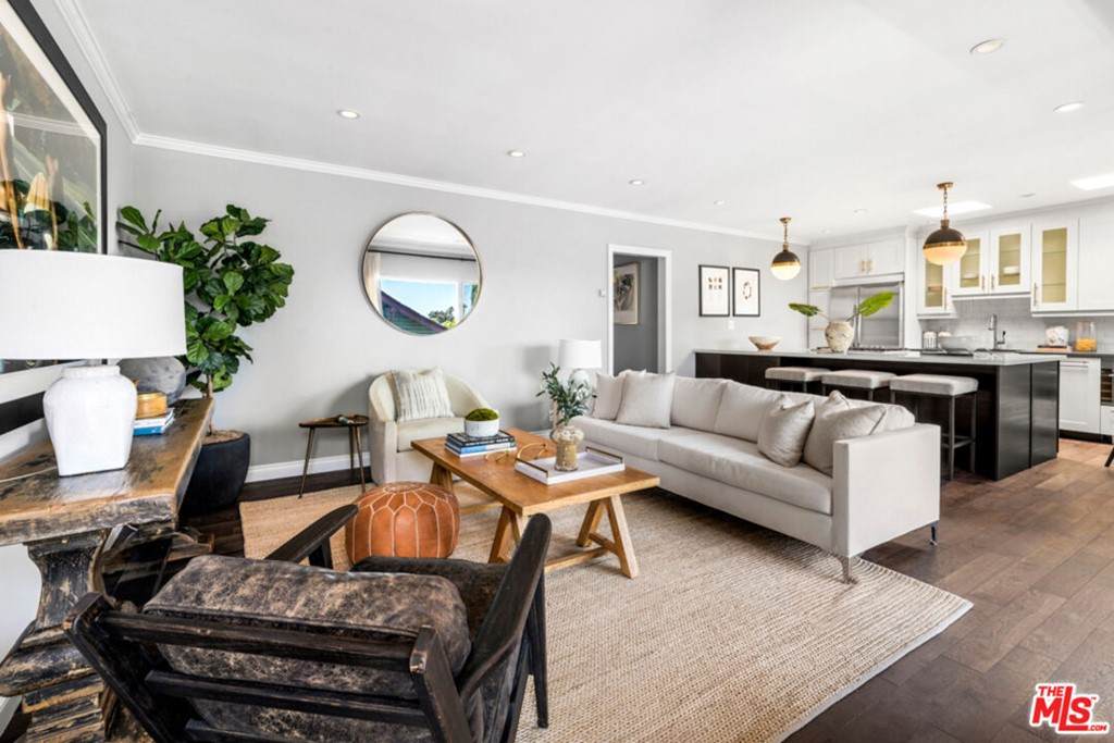 423 Pier Avenue - Photo 1