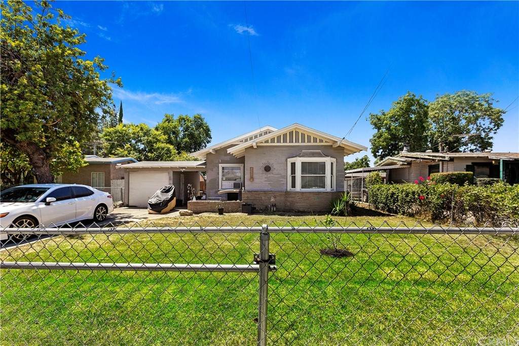 1617 Park Avenue - Photo 1