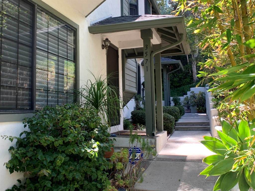 3571 Curlew Street - Photo 1