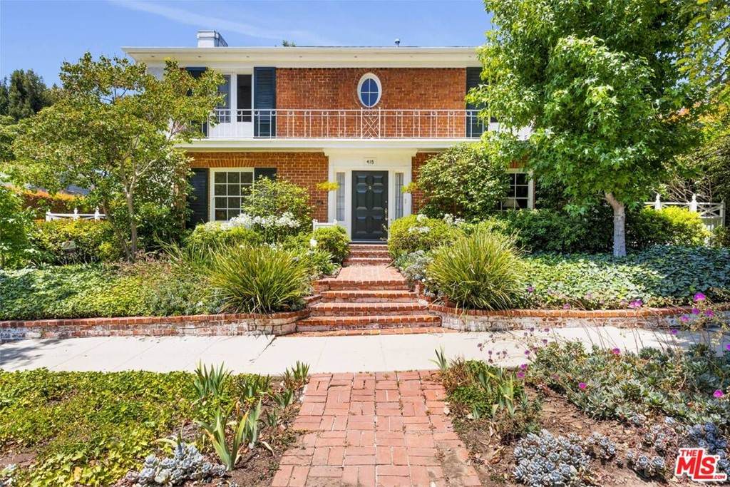 415 Bentley Avenue - Photo 1