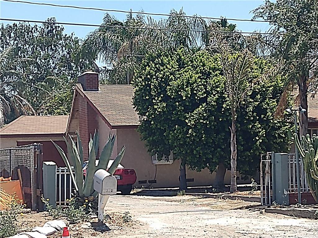 11209 Cypress Avenue - Photo 1