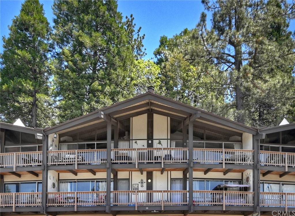 872 Sierra Vista Drive - Photo 1