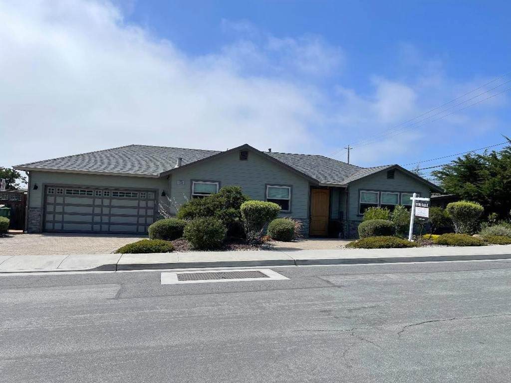 456 Grand Boulevard - Photo 1