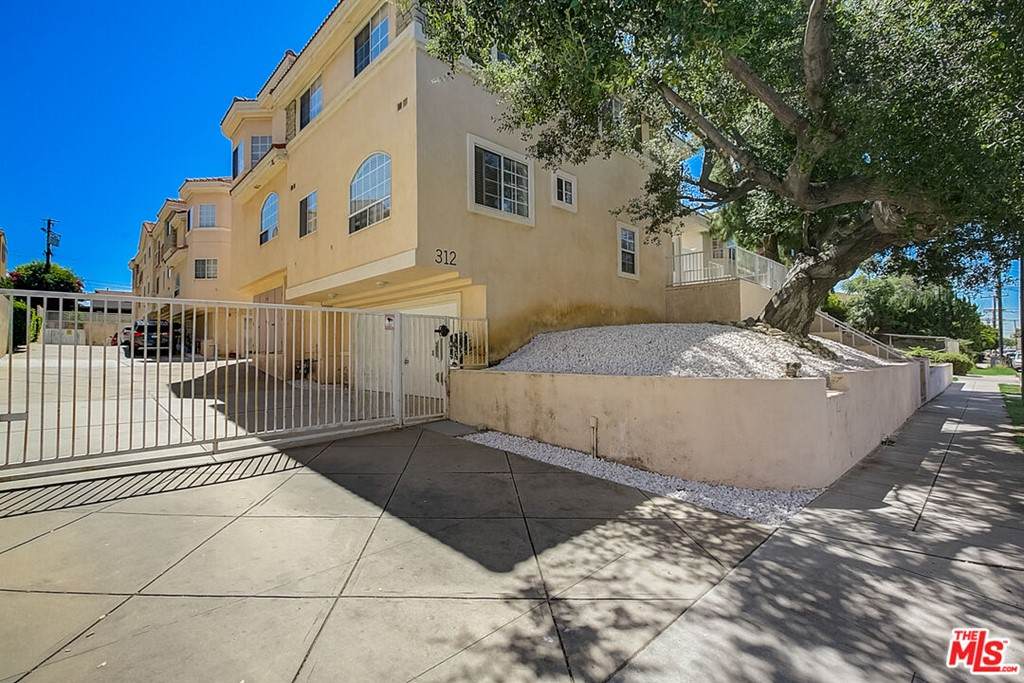 312 Arroyo Drive - Photo 1