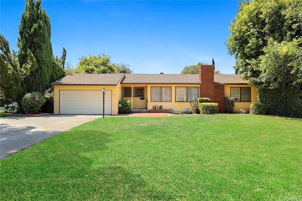 82 La Sierra Drive - Photo 1