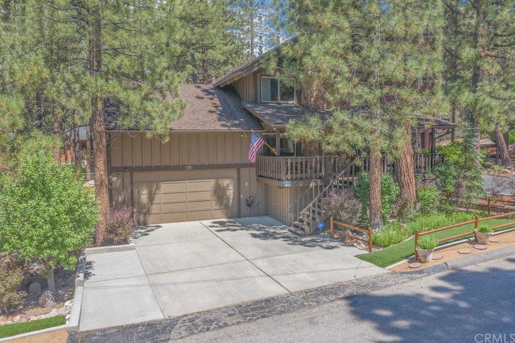 444 Dorset Drive - Photo 1