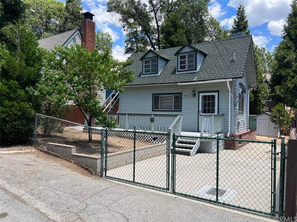 363 Hemlock Drive - Photo 1