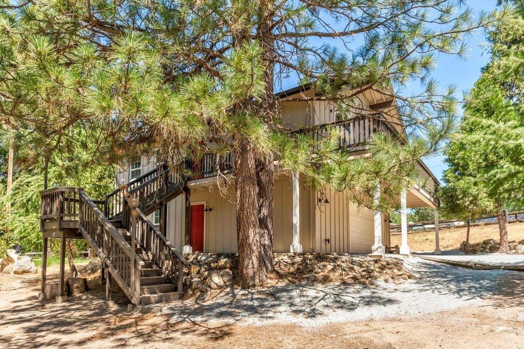 39490 Crane Valley Court - Photo 1