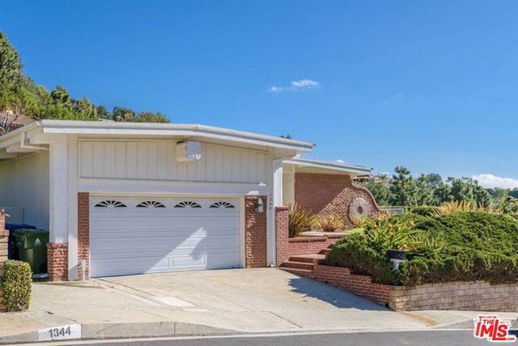 1340 El Hito Circle - Photo 1