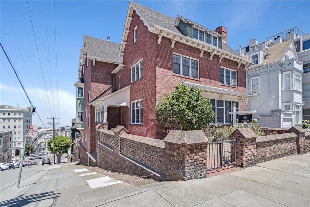 2190 Vallejo Street - Photo 1