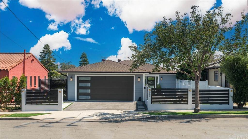 422 Maple Avenue - Photo 1