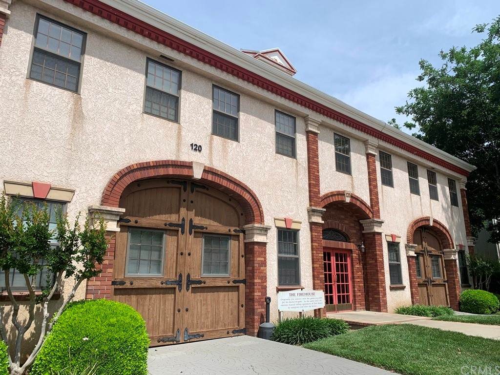 120 Independence Circle - Photo 1