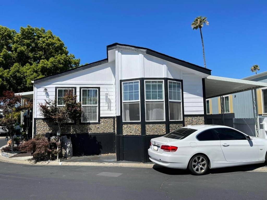 165 Blossom Hill Road - Photo 1