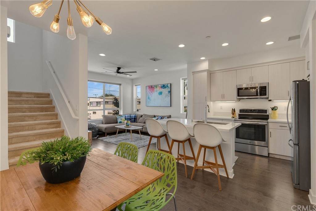 1008 Roble Place - Photo 1