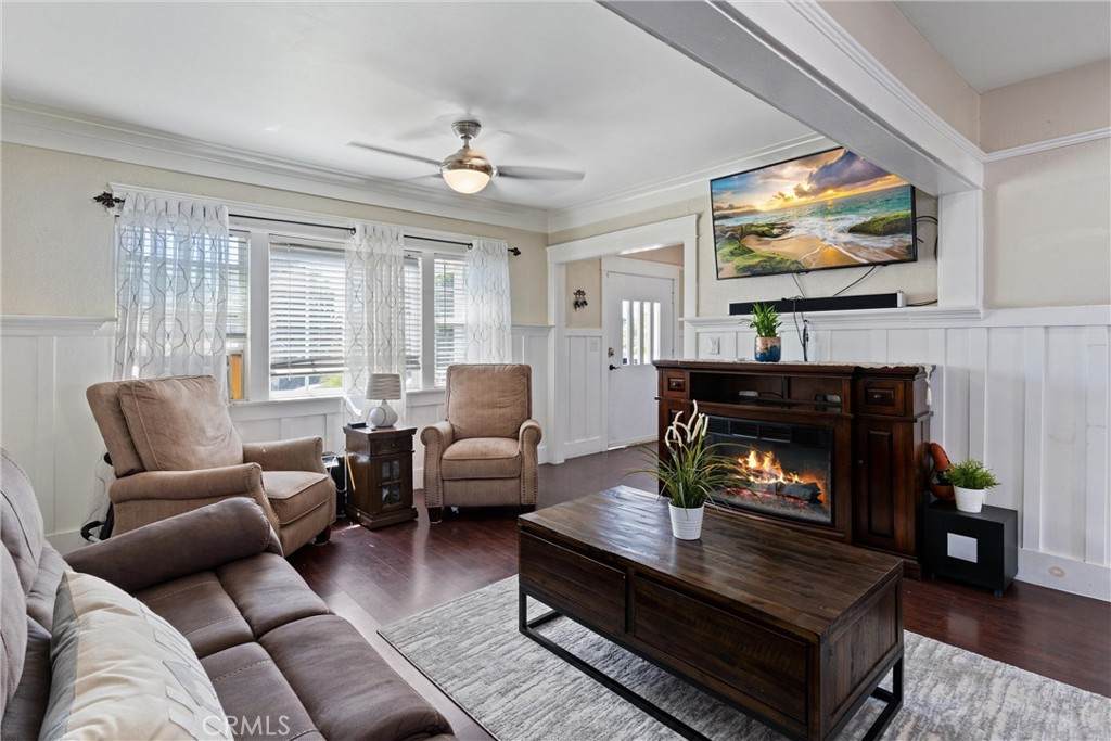 2112 Locust Avenue - Photo 1