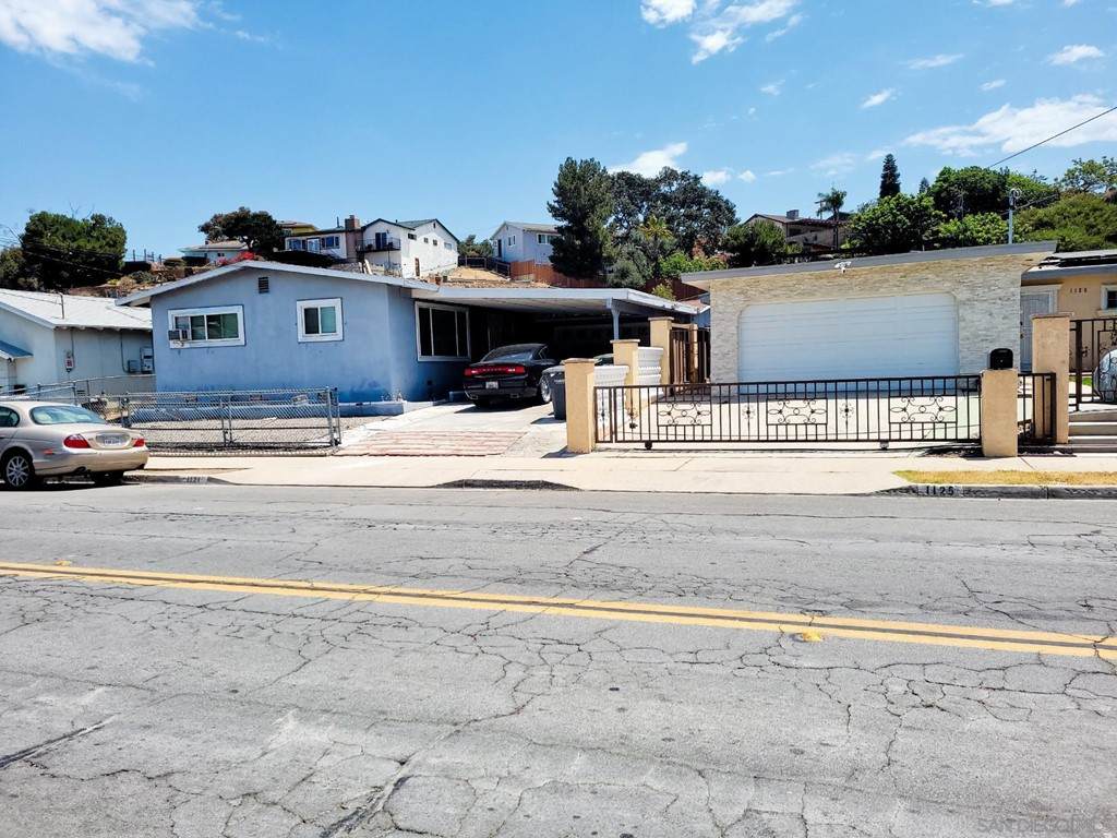 1121 Olive Ave - Photo 1