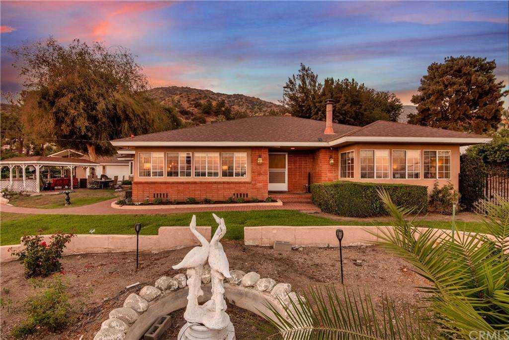 1113 Sierra Madre Avenue - Photo 1