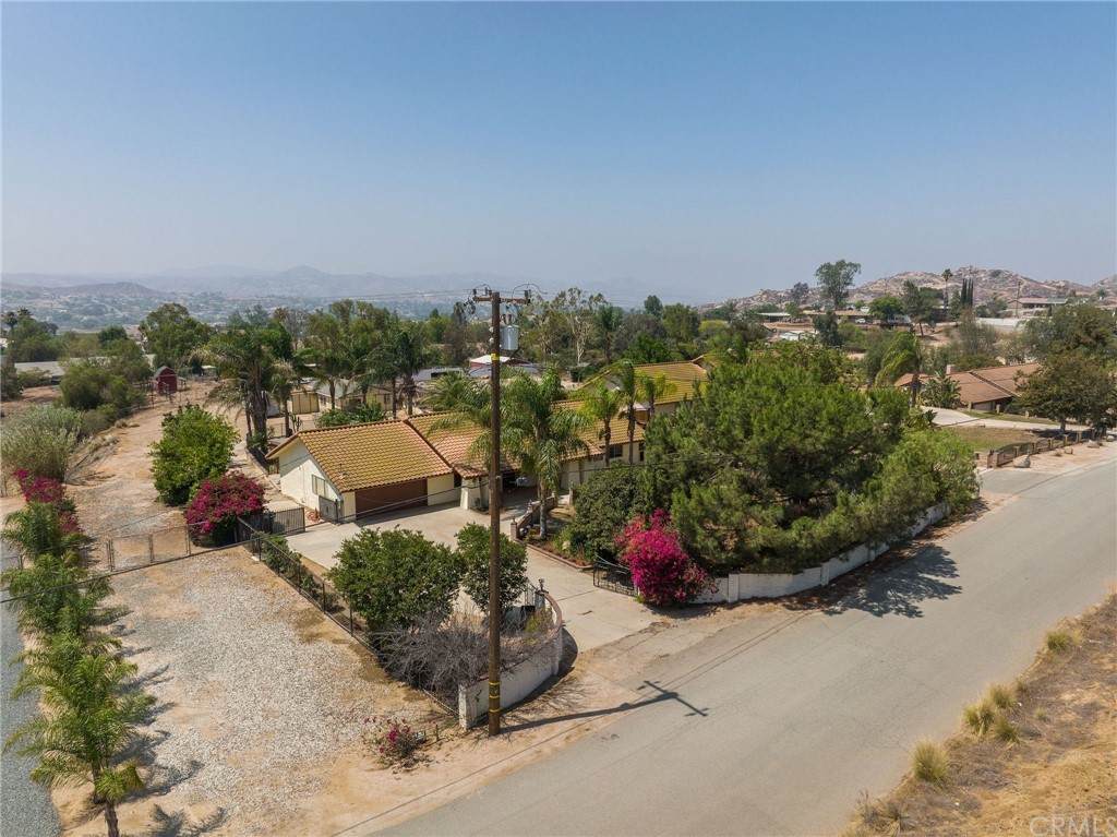 18175 Mariposa Avenue - Photo 1