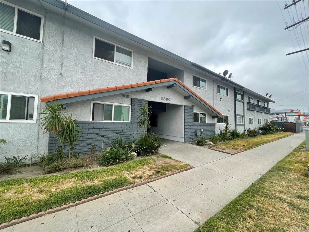 2890 Artesia Boulevard - Photo 1