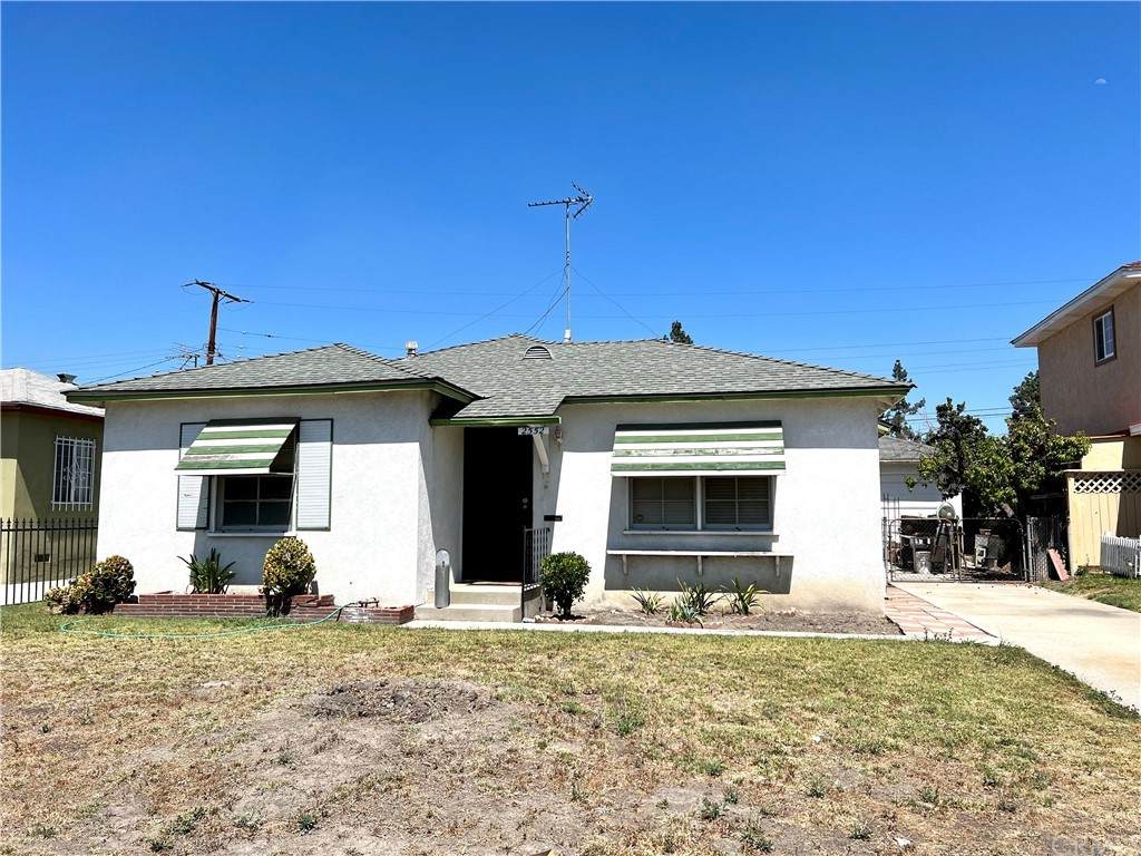 2552 Dubonnet Avenue - Photo 1