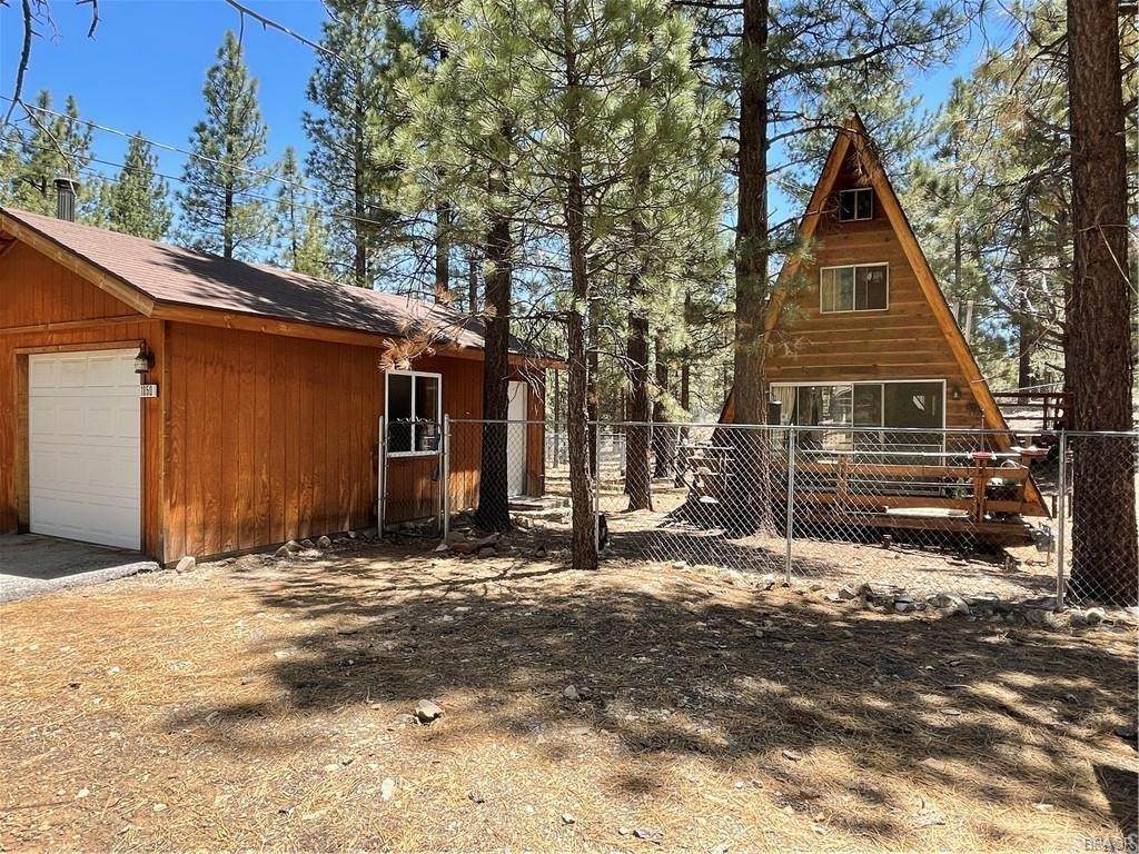 1050 Ash Lane - Photo 1