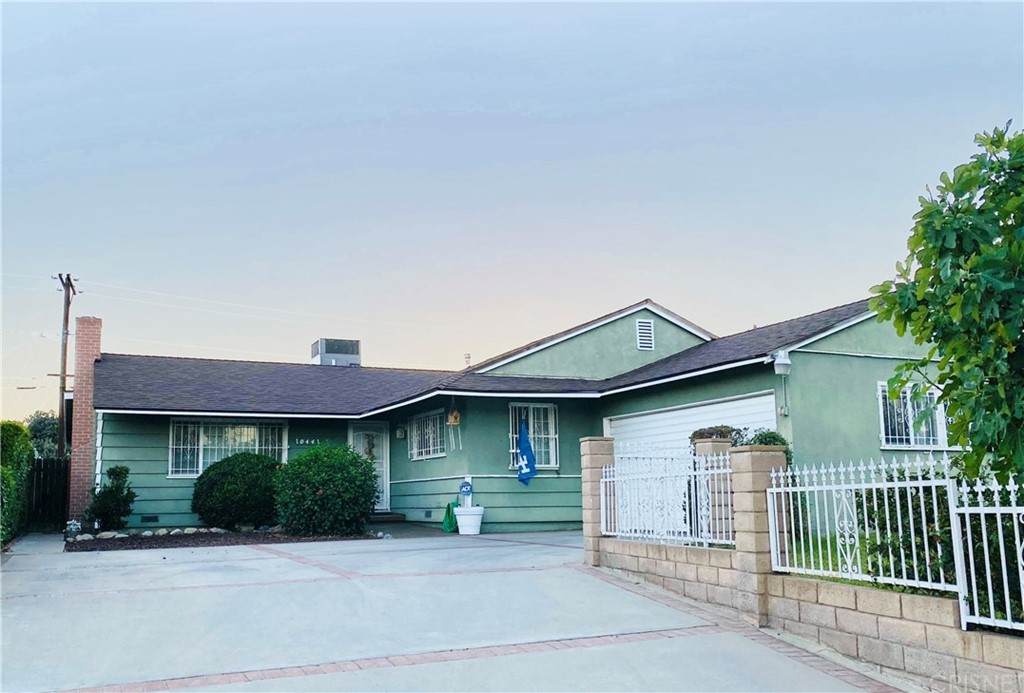10441 Burnet Avenue - Photo 1