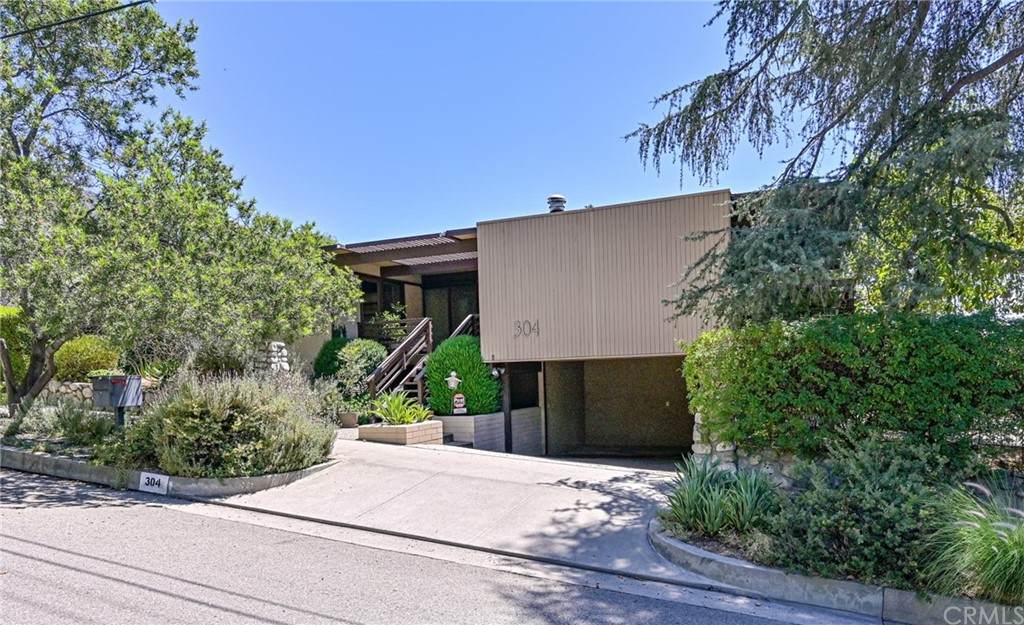 304 Sycamore Place - Photo 1