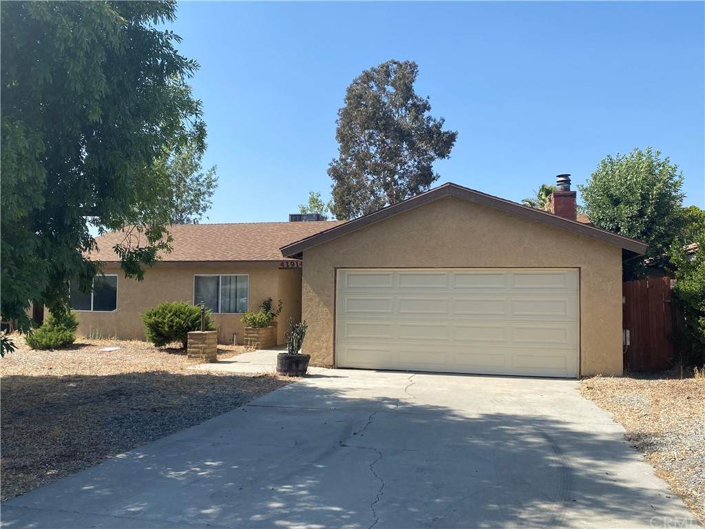 41914 Jennifer Avenue - Photo 1