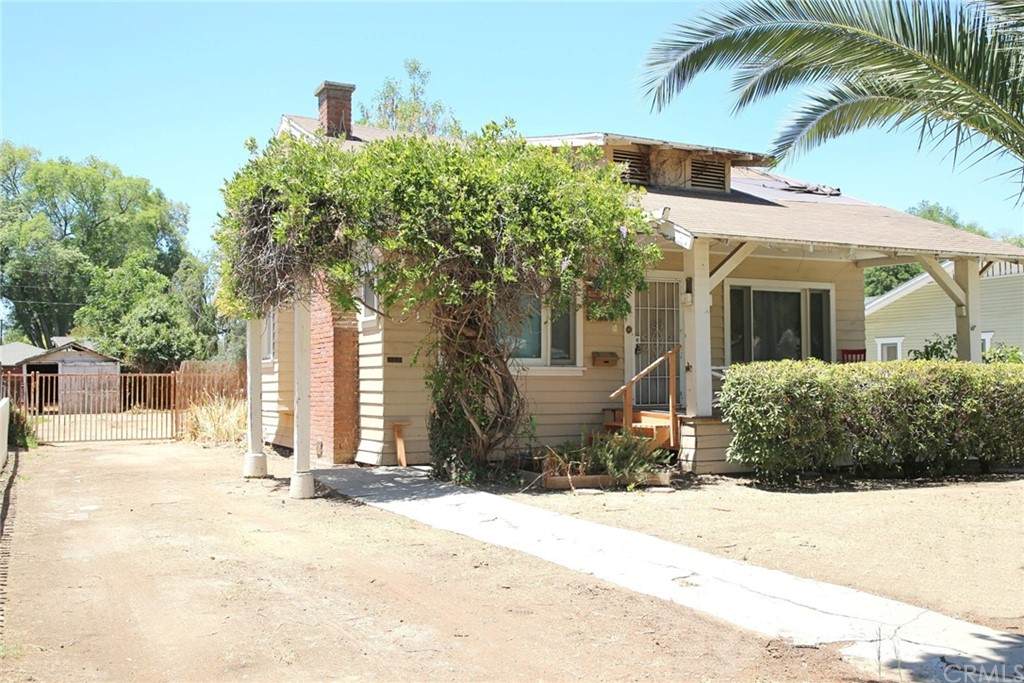 4290 Edgewood Place - Photo 1