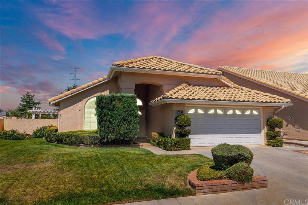 1441 Fairway Oaks - Photo 1