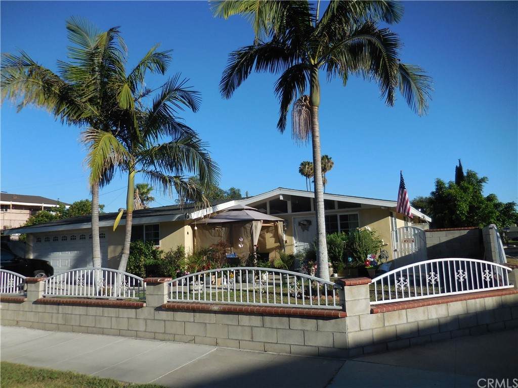 2412 Sycamore Avenue - Photo 1