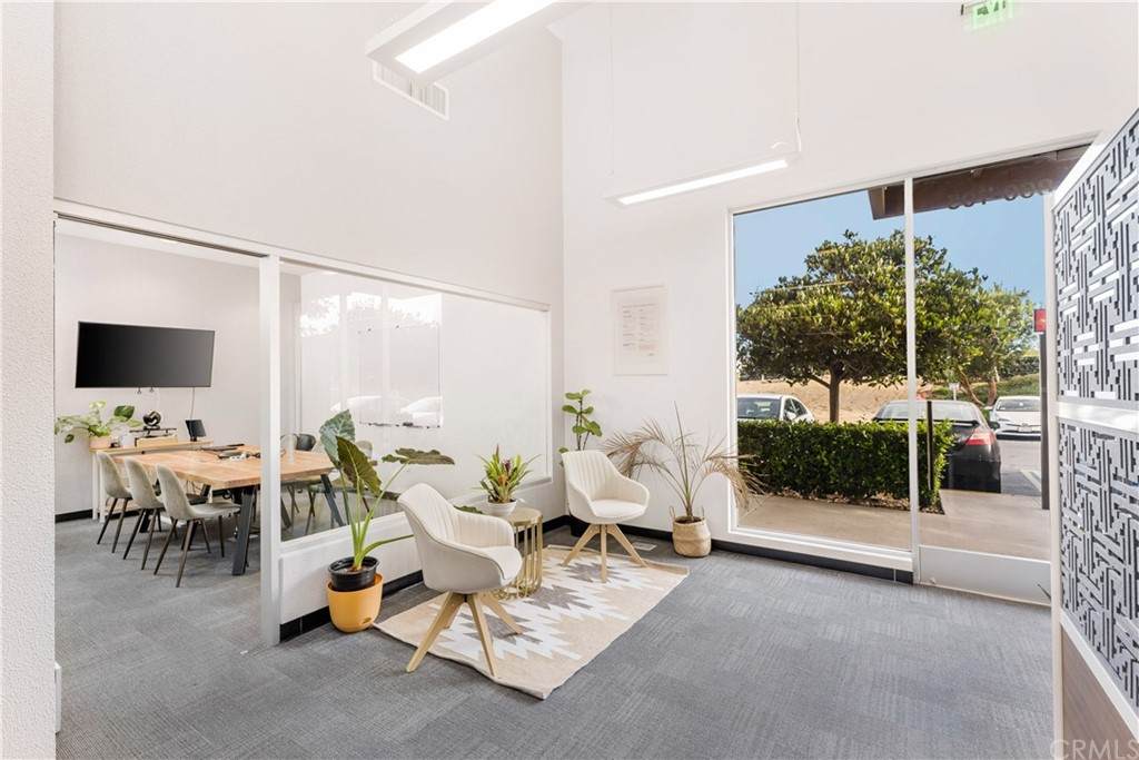 860 Pacific Coast Highway - Photo 1