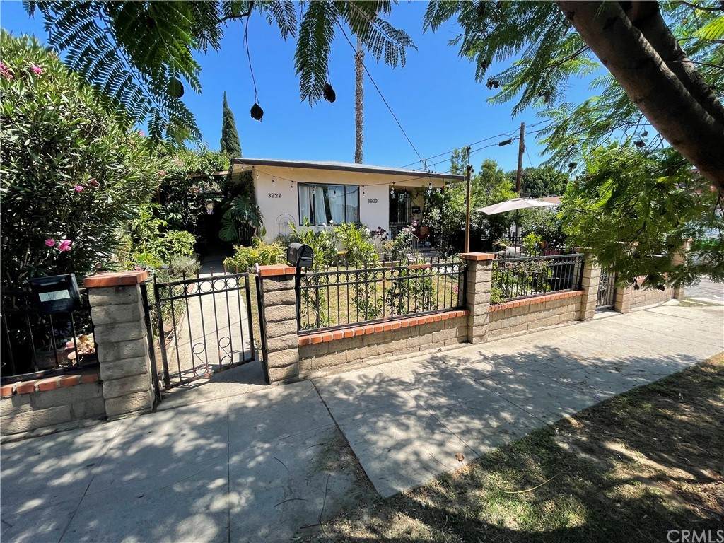 3923 York Boulevard - Photo 1