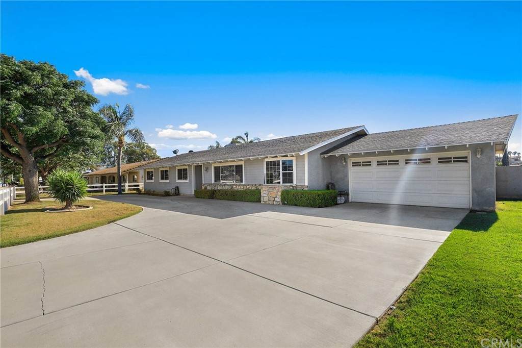 4184 Sierra Avenue - Photo 1