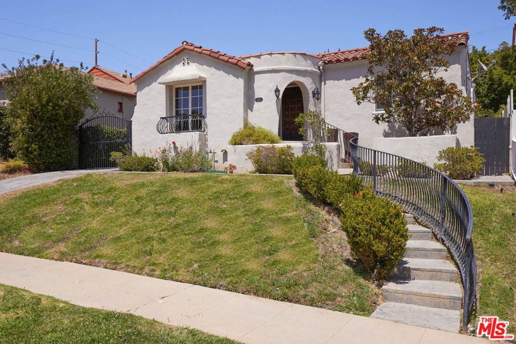 1506 Malcolm Avenue - Photo 1