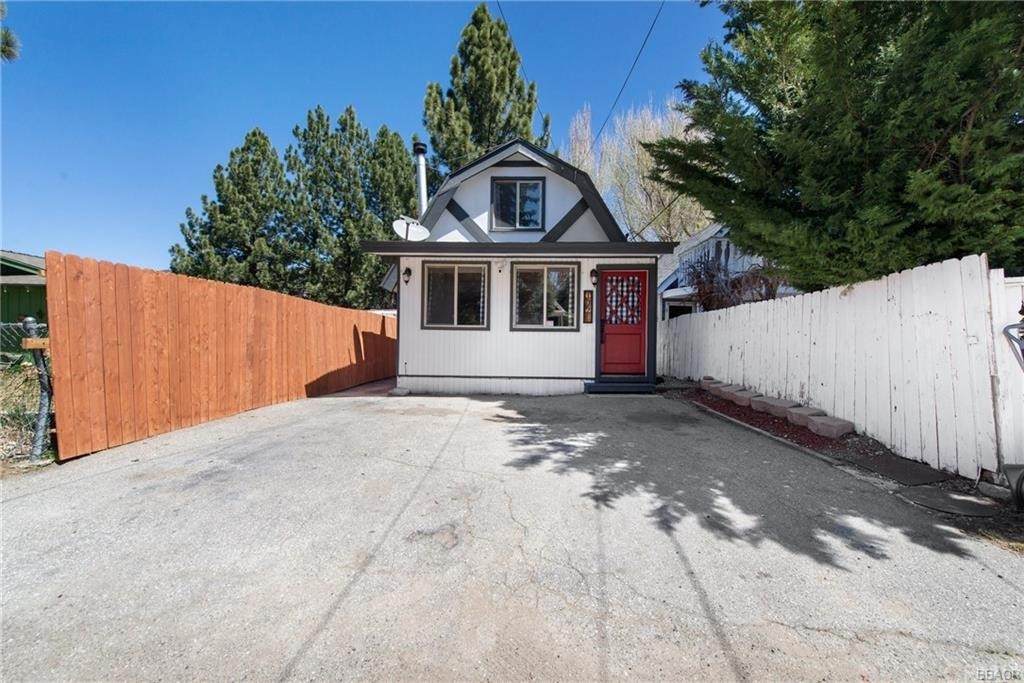 1027 Country Club Boulevard - Photo 1